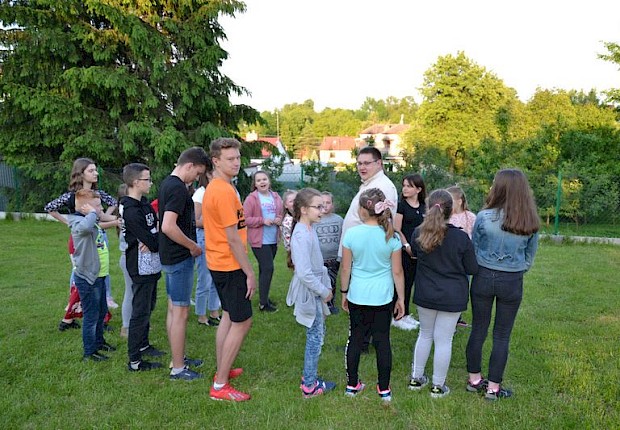 Dzień Dziecka dla liturgicznej służby ołtarza