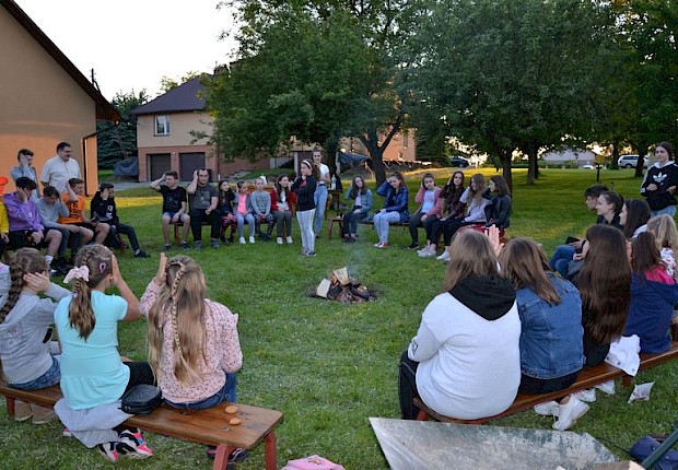 Dzień Dziecka dla liturgicznej służby ołtarza