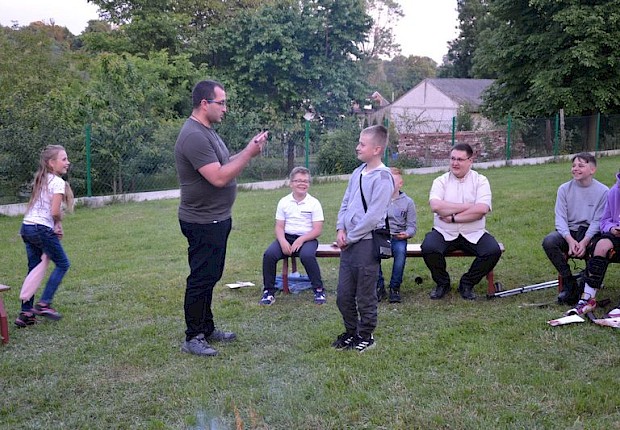 Dzień Dziecka dla liturgicznej służby ołtarza