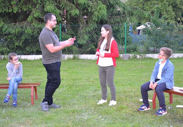 Dzień Dziecka dla liturgicznej służby ołtarza