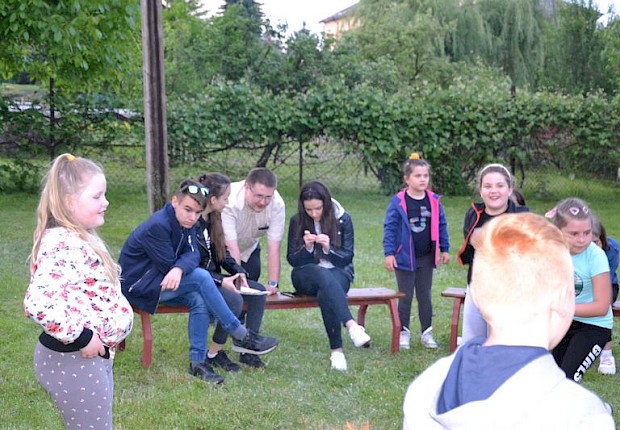 Dzień Dziecka dla liturgicznej służby ołtarza