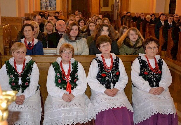 Wizytacja kanoniczna ks. bpa Stanisława Jamrozka- Msza Święta z sakramentem bierzmowania