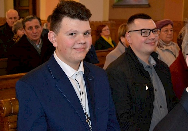 Wizytacja kanoniczna ks. bpa Stanisława Jamrozka- Msza Święta z sakramentem bierzmowania