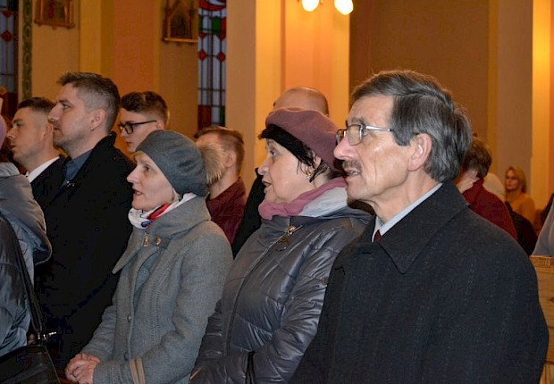 Wizytacja kanoniczna ks. bpa Stanisława Jamrozka- Msza Święta z sakramentem bierzmowania