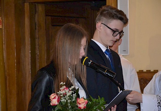 Wizytacja kanoniczna ks. bpa Stanisława Jamrozka- Msza Święta z sakramentem bierzmowania