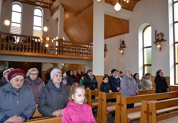 Wizytacja kanoniczna ks. bpa Stanisława Jamrozka- Msza Święta w Ożańsku