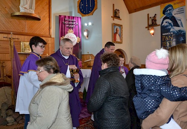 Wizytacja kanoniczna ks. bpa Stanisława Jamrozka- Msza Święta w Ożańsku