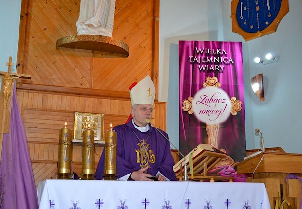 Wizytacja kanoniczna ks. bpa Stanisława Jamrozka- Msza Święta w Ożańsku
