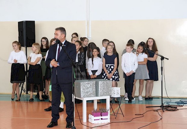 Dzień Nauczyciela i pasowanie Pierwszak&oacute;w
