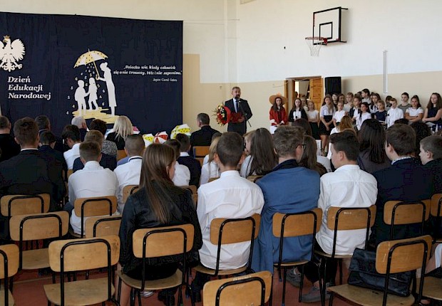 Dzień Nauczyciela i pasowanie Pierwszak&oacute;w