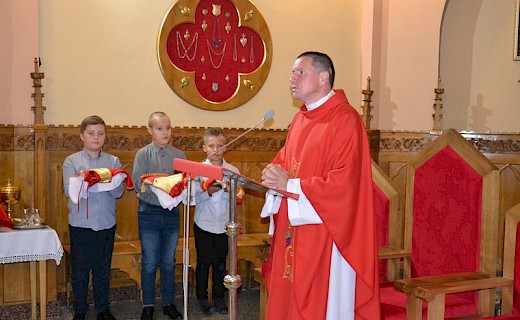 Przyjęcie kandydat&oacute;w do posługi ministranta