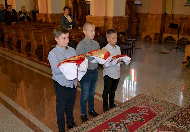 Przyjęcie kandydat&oacute;w do posługi ministranta