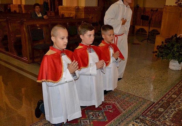 Przyjęcie kandydat&oacute;w do posługi ministranta