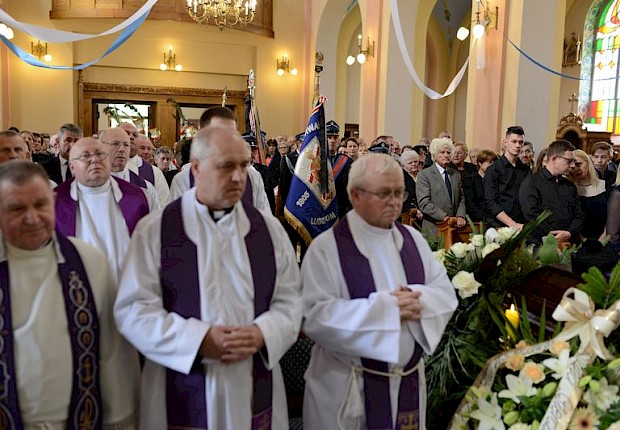Pogrzeb śp. ks. kan. Henryka Stopy