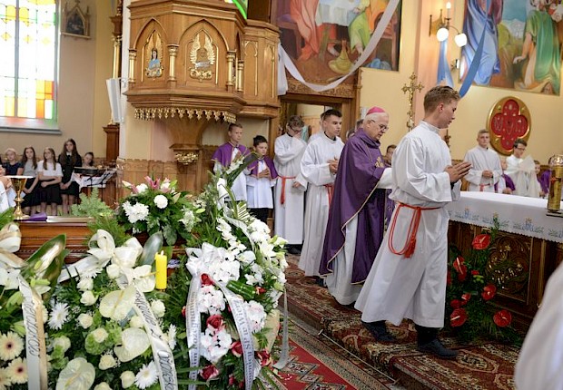 Pogrzeb śp. ks. kan. Henryka Stopy