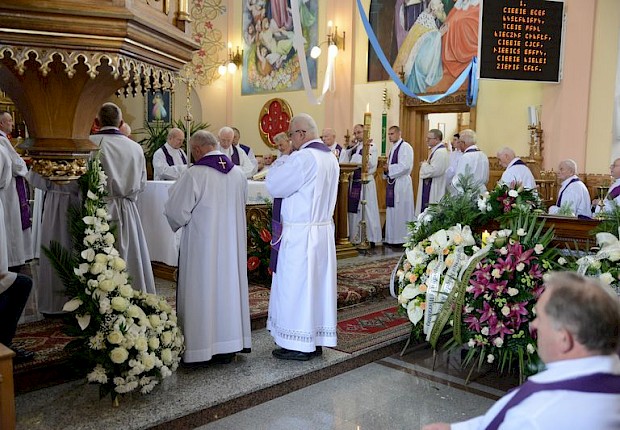 Pogrzeb śp. ks. kan. Henryka Stopy