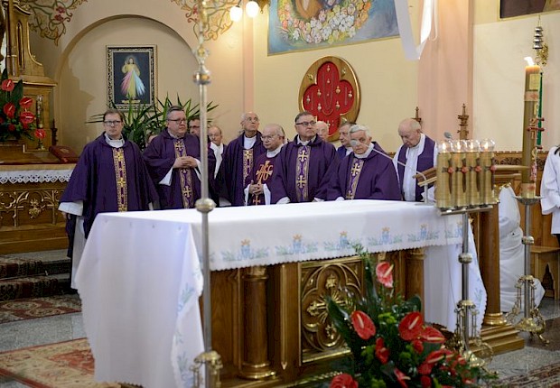 Pogrzeb śp. ks. kan. Henryka Stopy