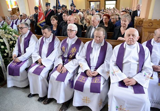 Pogrzeb śp. ks. kan. Henryka Stopy