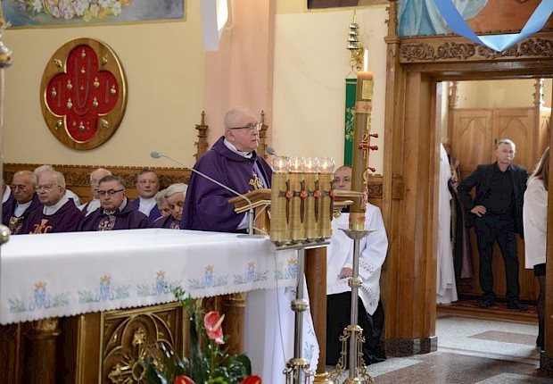 Pogrzeb śp. ks. kan. Henryka Stopy