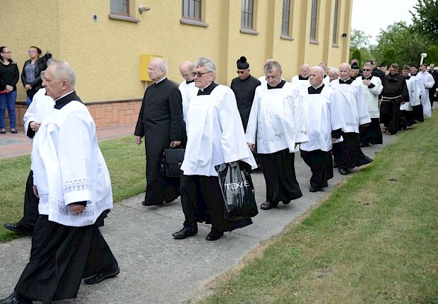 Pogrzeb śp. ks. kan. Henryka Stopy