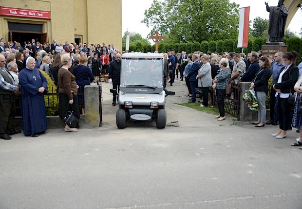 Pogrzeb śp. ks. kan. Henryka Stopy
