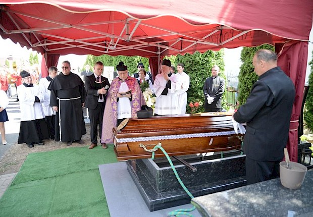 Pogrzeb śp. ks. kan. Henryka Stopy