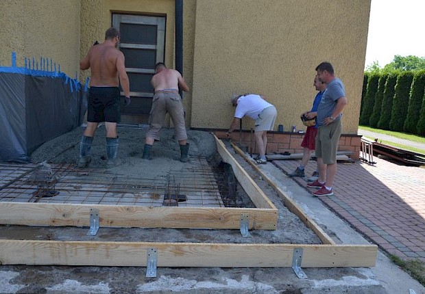Remont schod&oacute;w w kościele parafialnym
