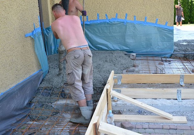 Remont schod&oacute;w w kościele parafialnym