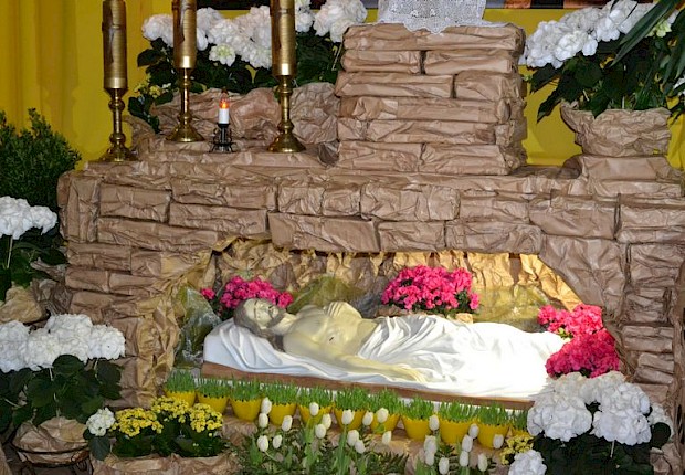 Adoracja Najświętszego Sakramentu i Liturgia Męki Pańskiej