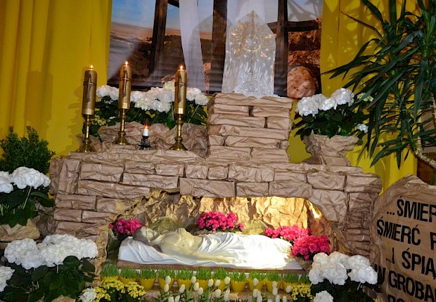Adoracja Najświętszego Sakramentu i Liturgia Męki Pańskiej