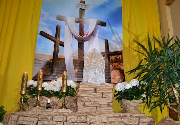 Adoracja Najświętszego Sakramentu i Liturgia Męki Pańskiej