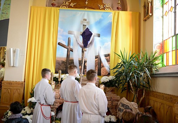 Adoracja Najświętszego Sakramentu i Liturgia Męki Pańskiej