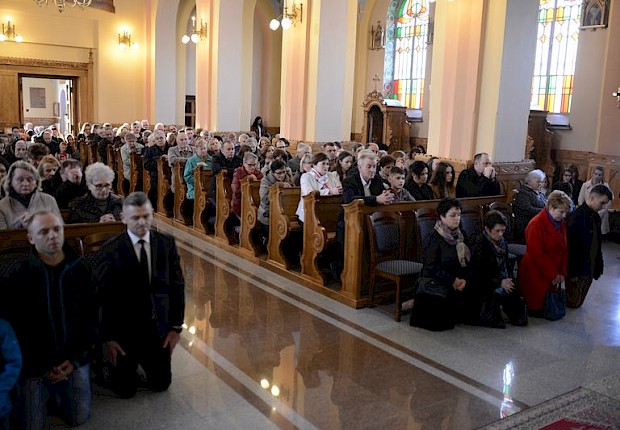 Adoracja Najświętszego Sakramentu i Liturgia Męki Pańskiej