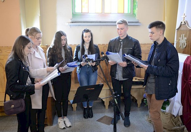 Adoracja Najświętszego Sakramentu i Liturgia Męki Pańskiej