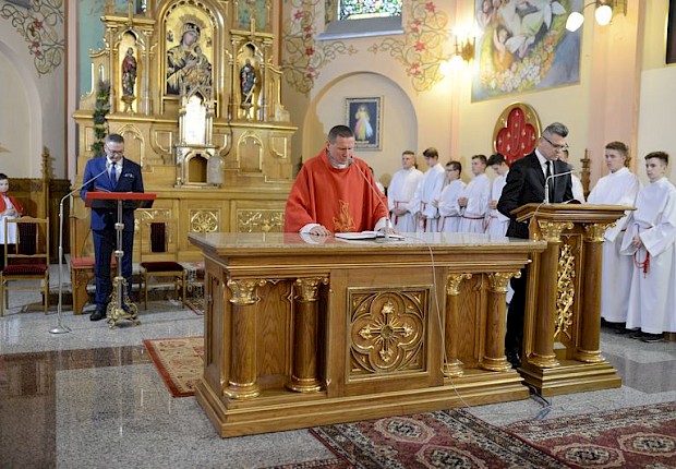 Adoracja Najświętszego Sakramentu i Liturgia Męki Pańskiej