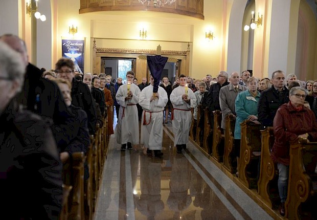 Adoracja Najświętszego Sakramentu i Liturgia Męki Pańskiej