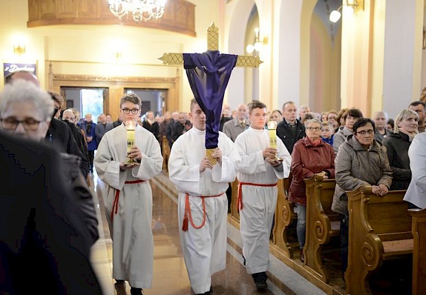 Adoracja Najświętszego Sakramentu i Liturgia Męki Pańskiej
