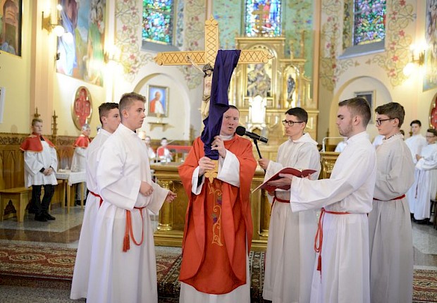 Adoracja Najświętszego Sakramentu i Liturgia Męki Pańskiej