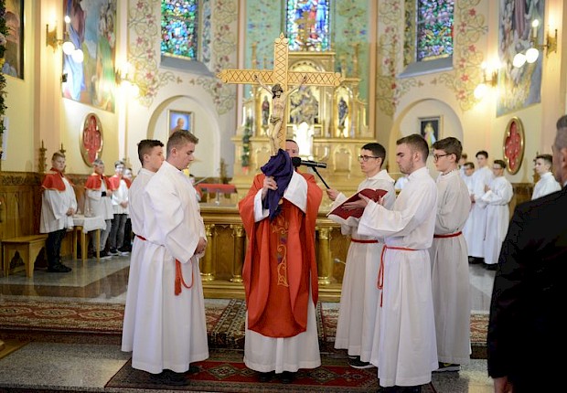 Adoracja Najświętszego Sakramentu i Liturgia Męki Pańskiej