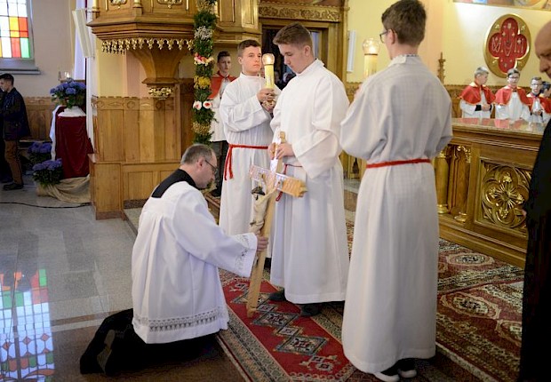 Adoracja Najświętszego Sakramentu i Liturgia Męki Pańskiej