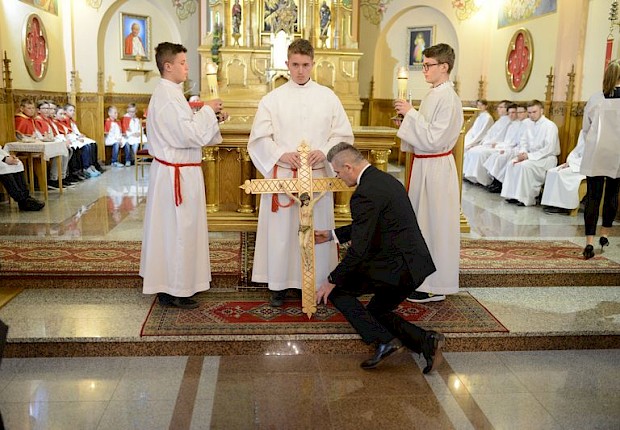Adoracja Najświętszego Sakramentu i Liturgia Męki Pańskiej
