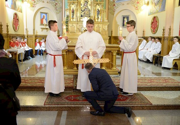 Adoracja Najświętszego Sakramentu i Liturgia Męki Pańskiej
