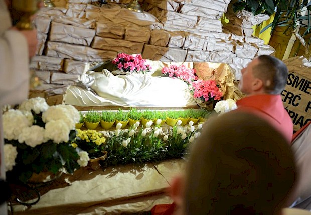 Adoracja Najświętszego Sakramentu i Liturgia Męki Pańskiej