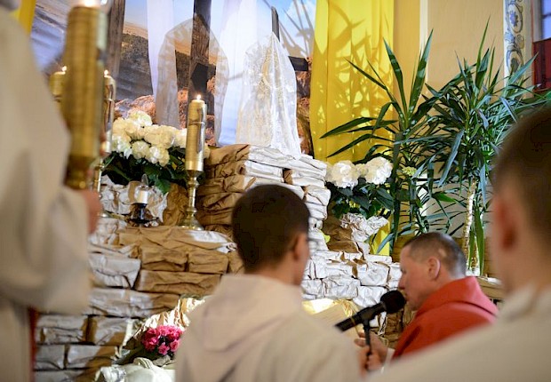 Adoracja Najświętszego Sakramentu i Liturgia Męki Pańskiej