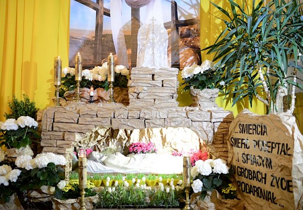 Adoracja Najświętszego Sakramentu i Liturgia Męki Pańskiej