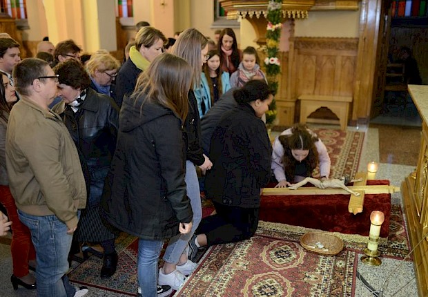 Adoracja Najświętszego Sakramentu i Liturgia Męki Pańskiej
