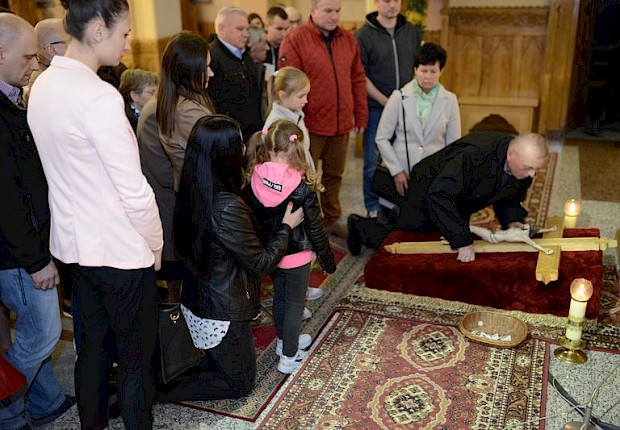 Adoracja Najświętszego Sakramentu i Liturgia Męki Pańskiej