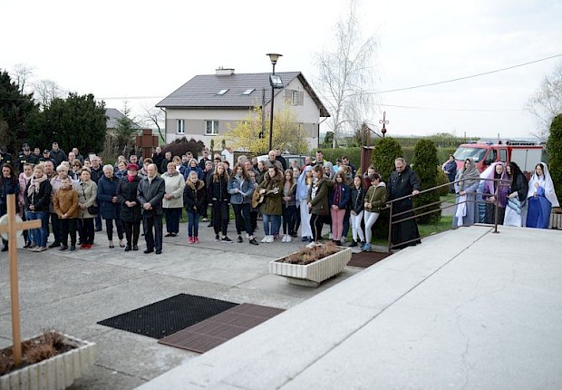 Parafialna droga krzyżowa