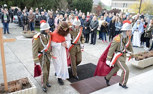 Parafialna droga krzyżowa