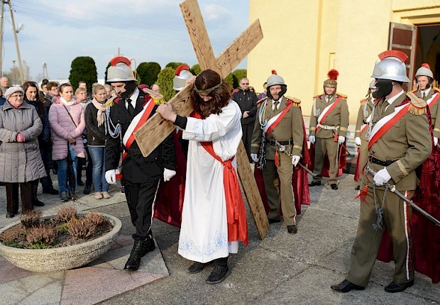 Parafialna droga krzyżowa